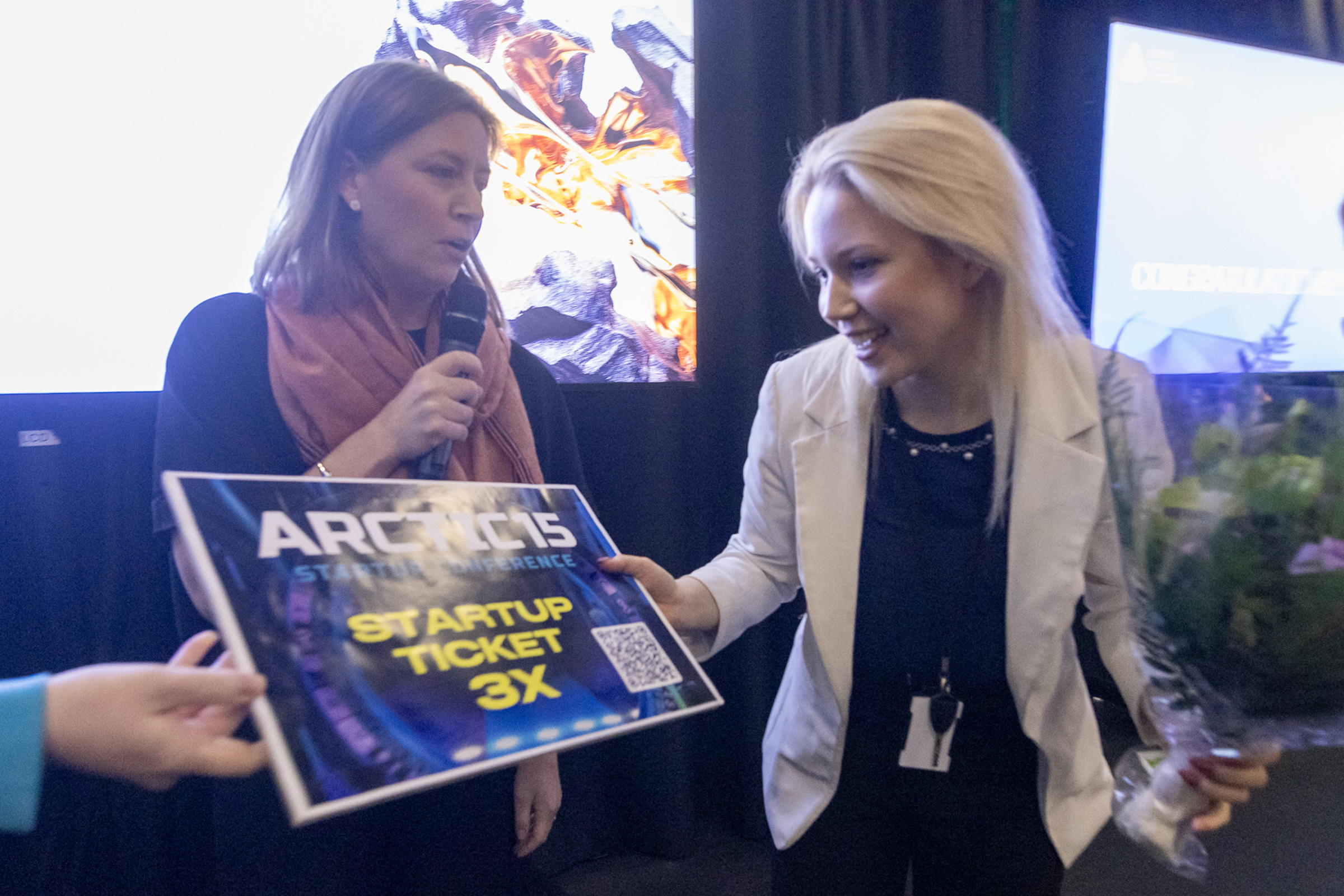 Sara Ikonen, COO of NPHarvest, receiving an award at Aalto Demo Day 2025